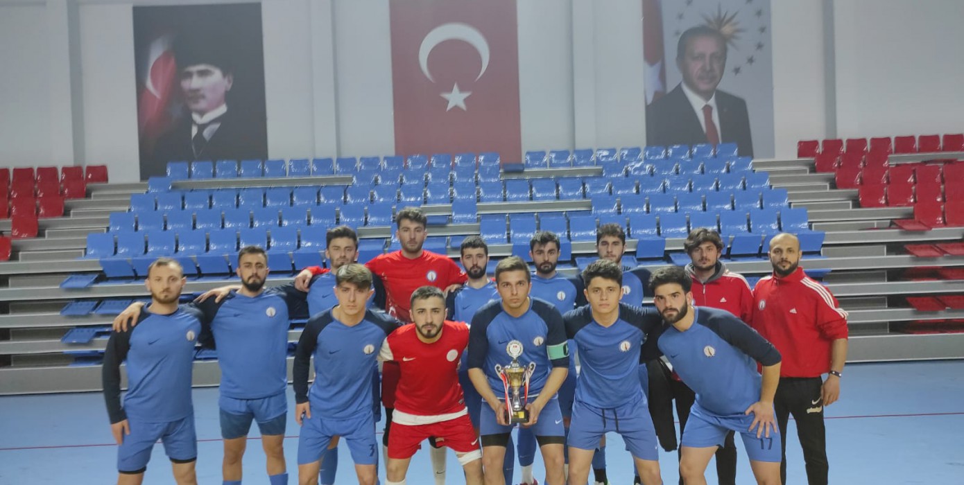 Üniversitemiz Erkek Futsal Takımı Üniversitelerarası Futsal 2.lig Şampiyonası Türkiye 2.si