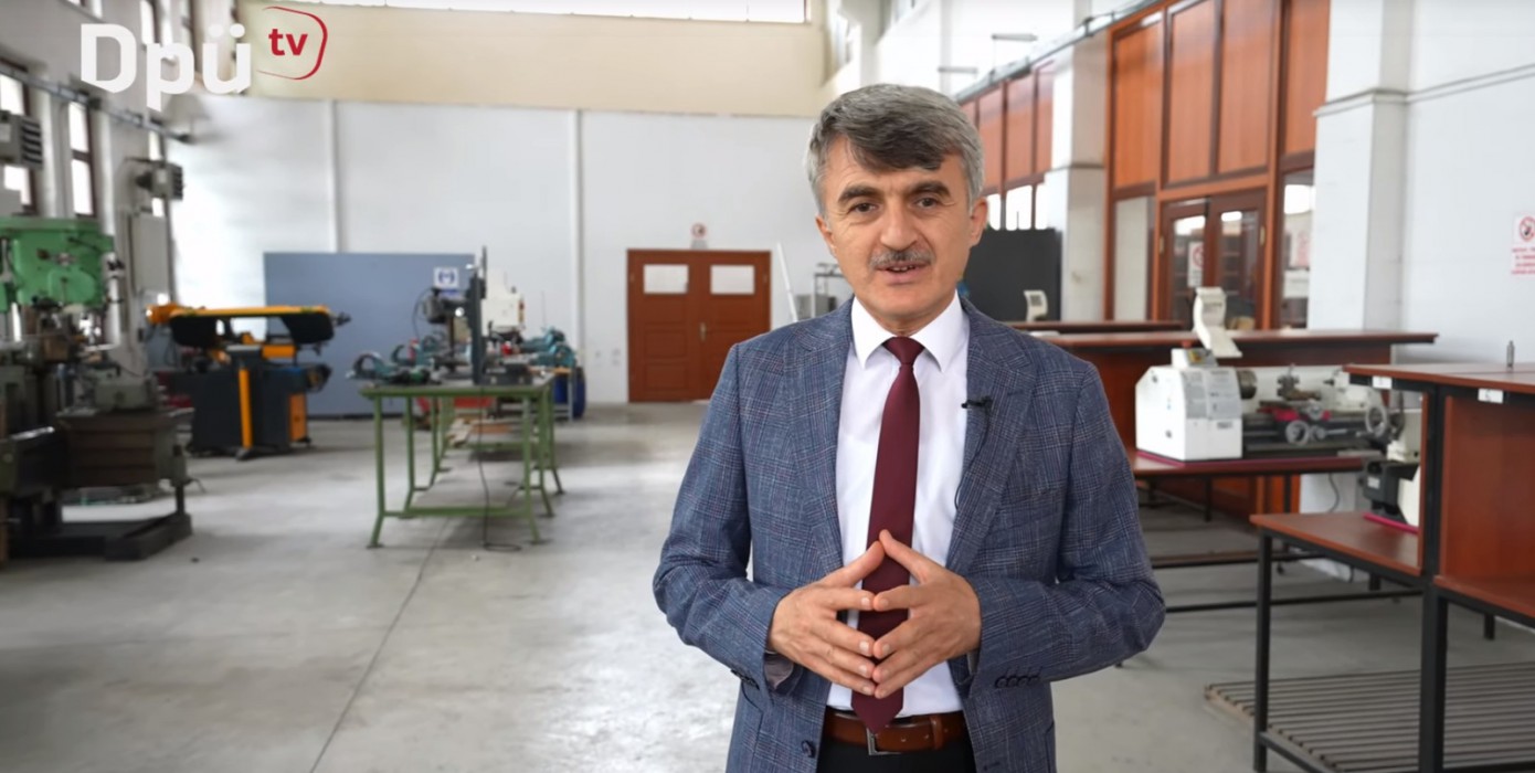 Üniversitemiz Rektörü Prof. Dr. Kazım Uysal Mühendislik Fakültesi Öğrencilerine Fakültemizden Sesleniyor.
