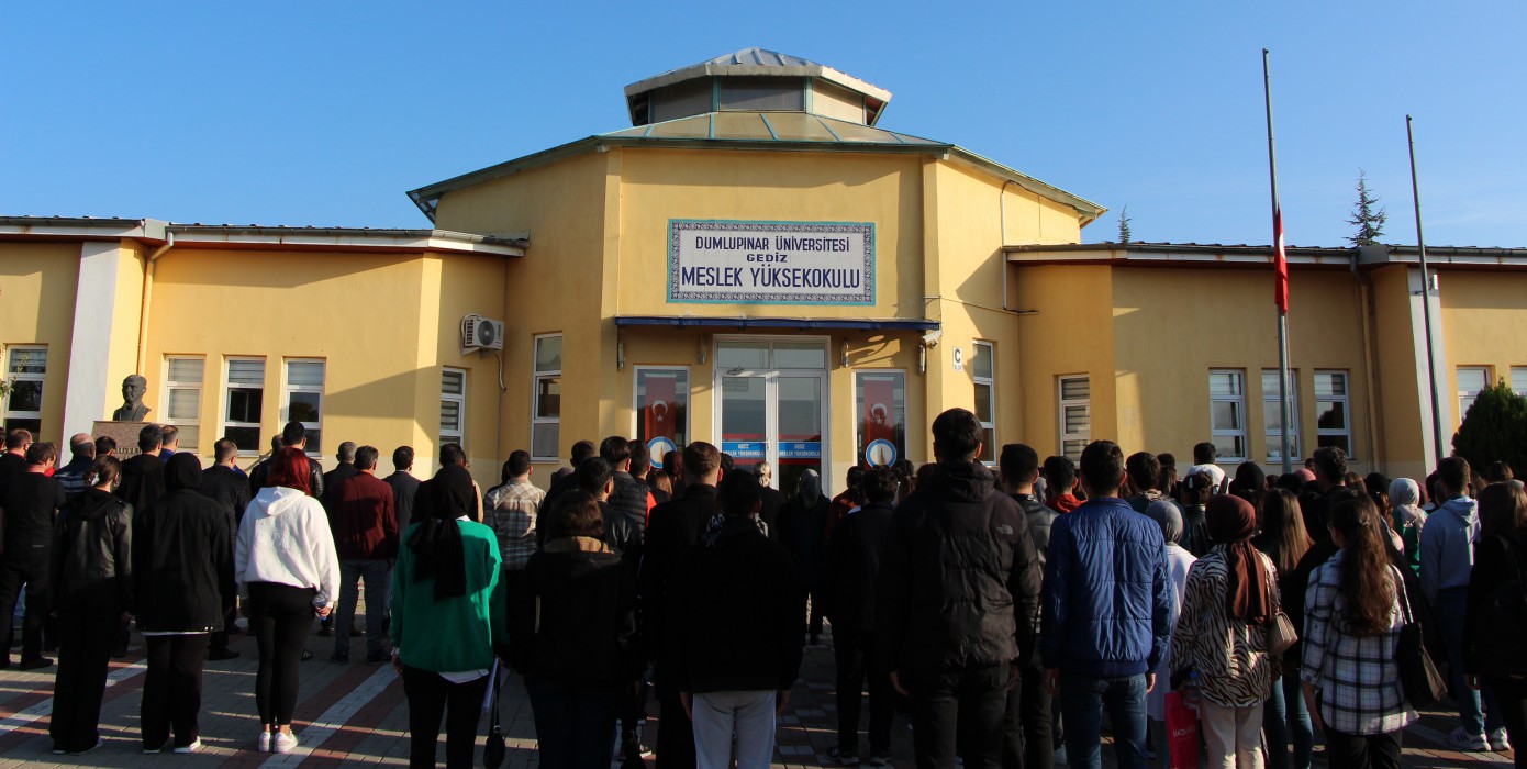 Ulu Önder Mustafa Kemal Atatürk Gediz Meslek Yüksekokulu’nda Anıldı