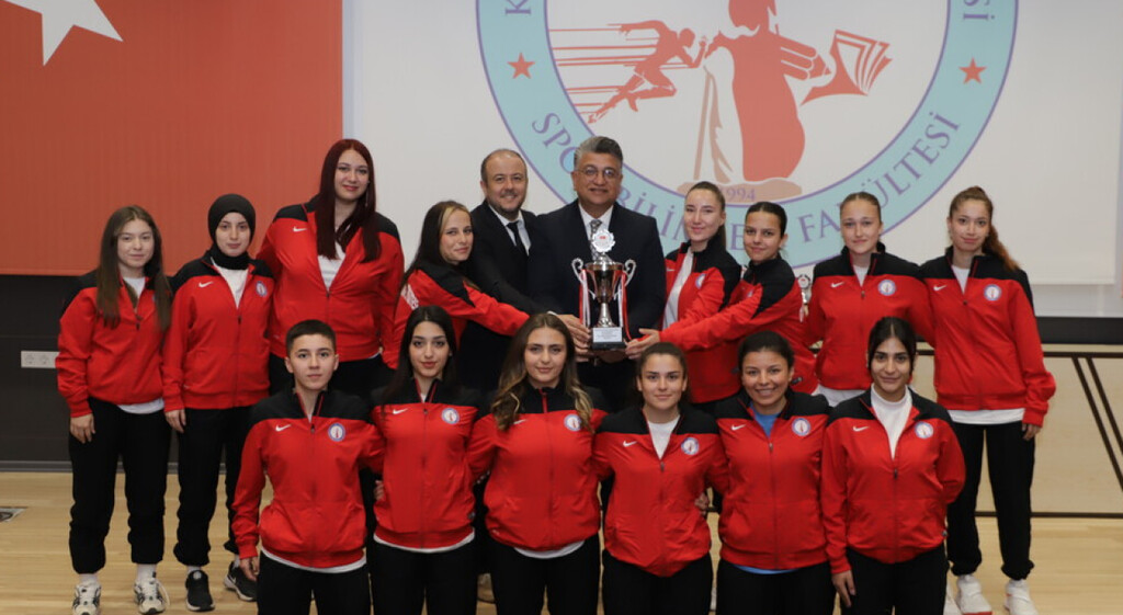 DPÜ’nün Başarılı Sporcuları İçin Kupa ve Madalya Töreni