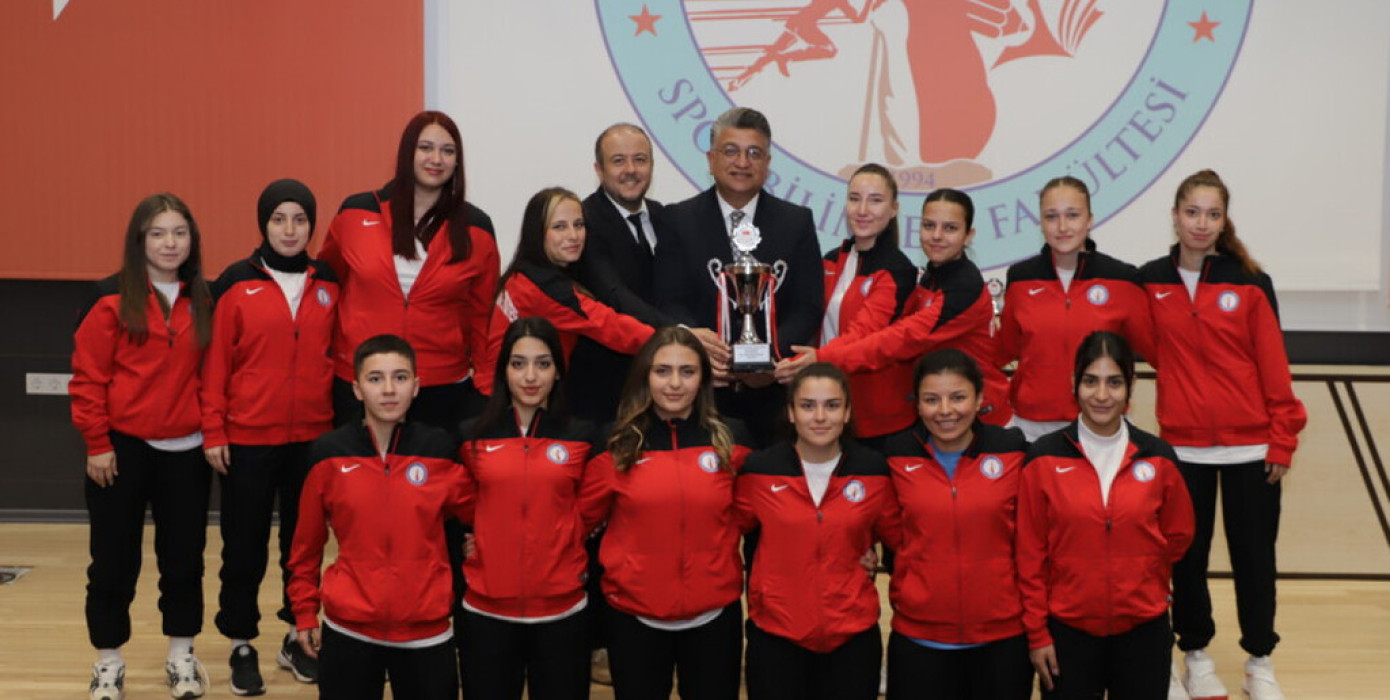 Dpü’nün Başarılı Sporcuları İçin Kupa ve Madalya Töreni