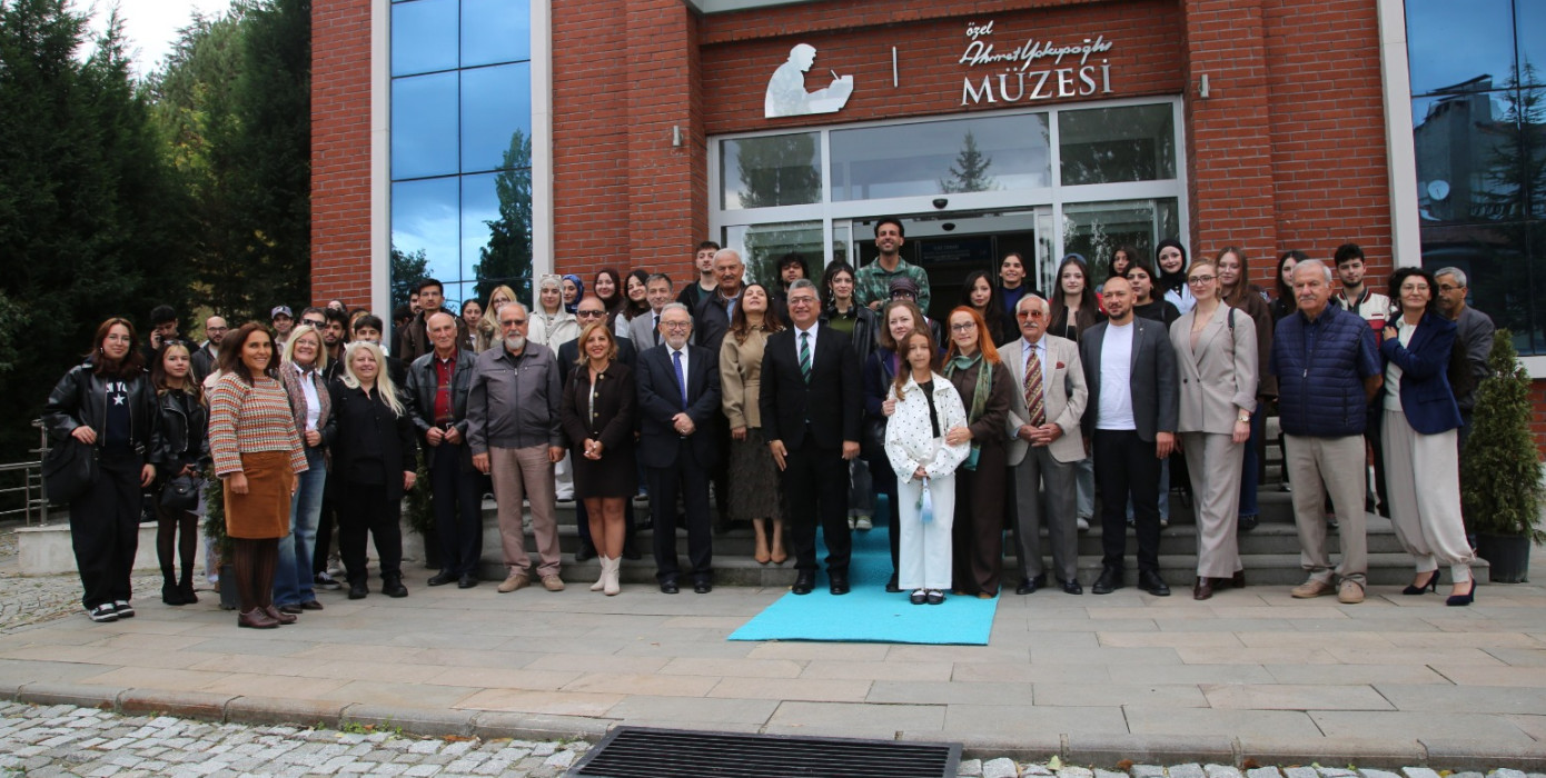 “Sonsuzluğa Süzülüş: Kuşlar” Sergisi Sanatseverlerle Buluştu