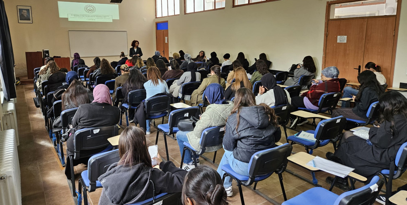 Domaniç Hayme Ana Myo’da Saygılı Yaşam ve Güvenli İlişkiler Eğitimi Gerçekleştirildi