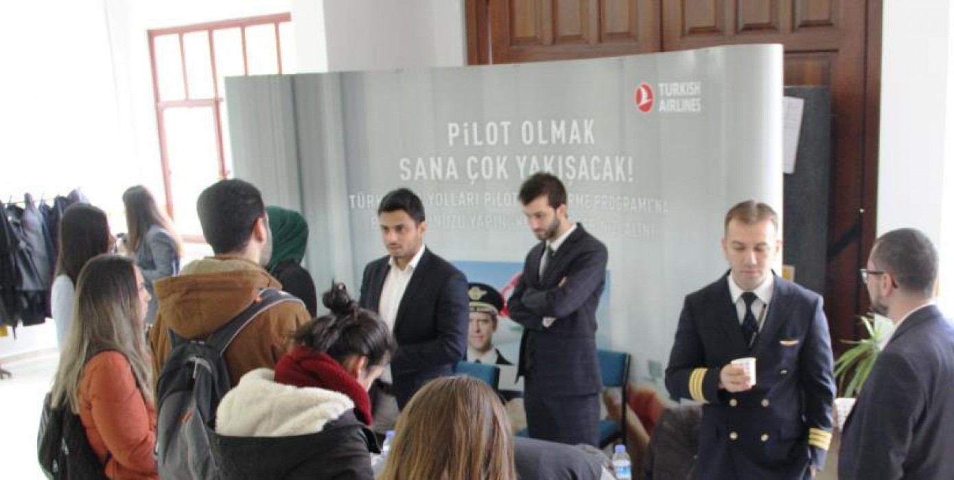Türk Hava Yolları Pilotluk Mesleğini ve Kariyer İmkanlarını Üniversitemizde Tanıttı